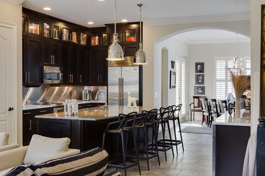 Design della cucina combinato con il soggiorno: foto di interni moderni