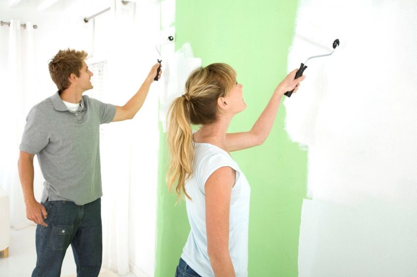 Vernice per pareti nell'appartamento: proprietà, tipi e consigli per l'uso