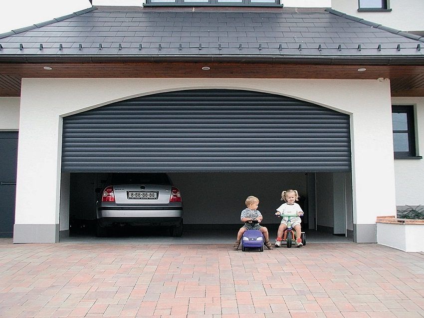 Porte basculanti per garage: dimensioni, prezzi e caratteristiche