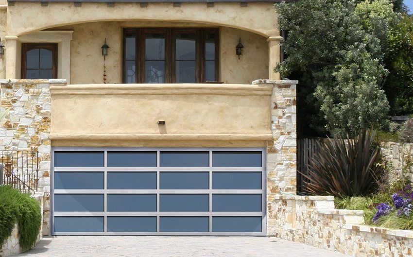 Porte basculanti per garage: dimensioni, prezzi e caratteristiche