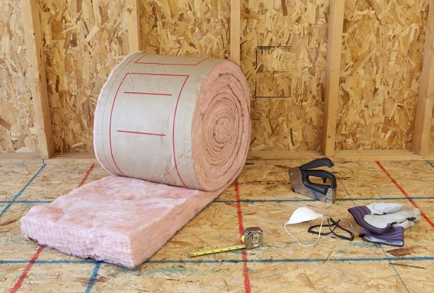 Isolamento del pavimento in una casa di legno sottostante: materiali e tecnologia di installazione