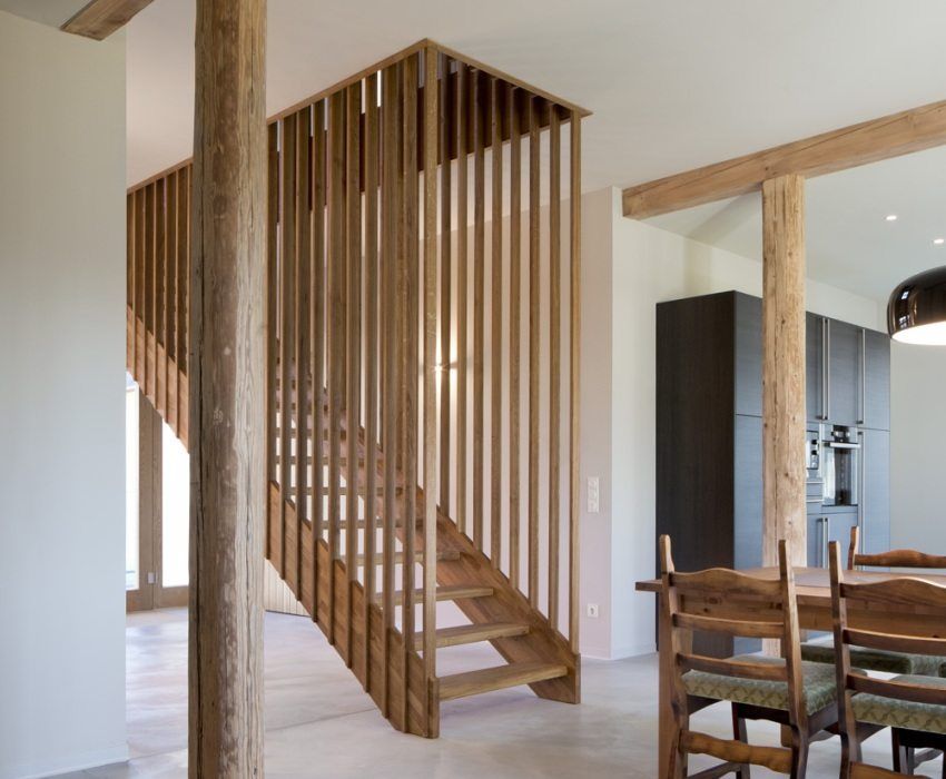 Scale di legno al secondo piano, opzioni fotografiche