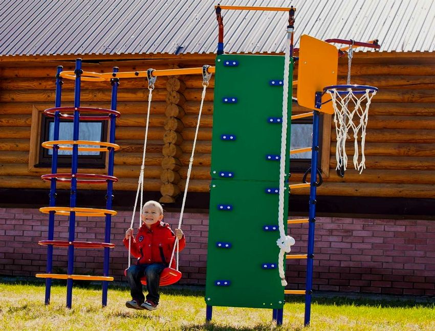 Complesso sportivo per bambini per cottage: un posto per un bambino attivo