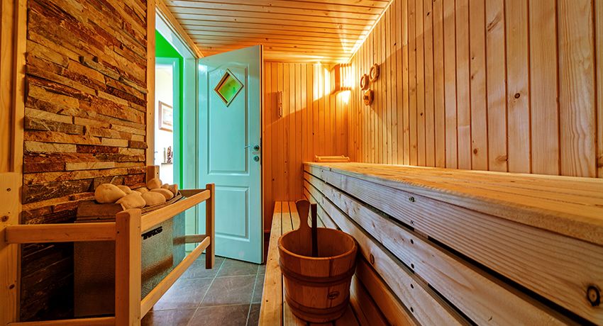 Porta per bagni e saune: scegli modelli belli e resistenti all'umidità
