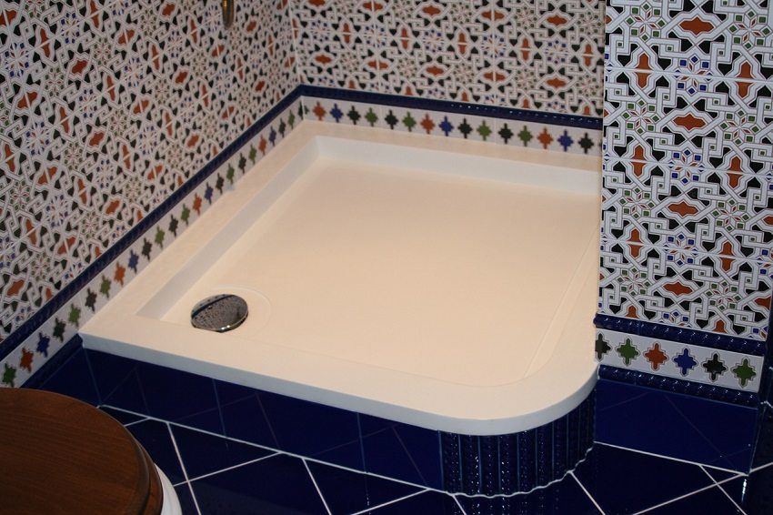 Forme e dimensioni dei piatti doccia: una guida all'installazione passo-passo