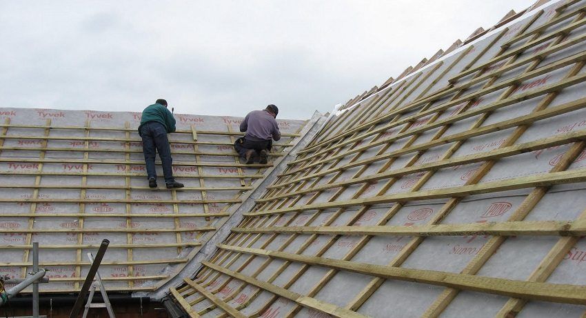 Come coprire il tetto con un foglio professionale da soli. Lavori di installazione di video e foto