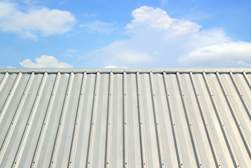 Materiali di copertura per il tetto: tipi e prezzi dei rivestimenti moderni
