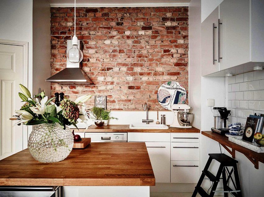 Decorazione della parete in cucina: opzioni di design, raccomandazioni per la scelta dei materiali