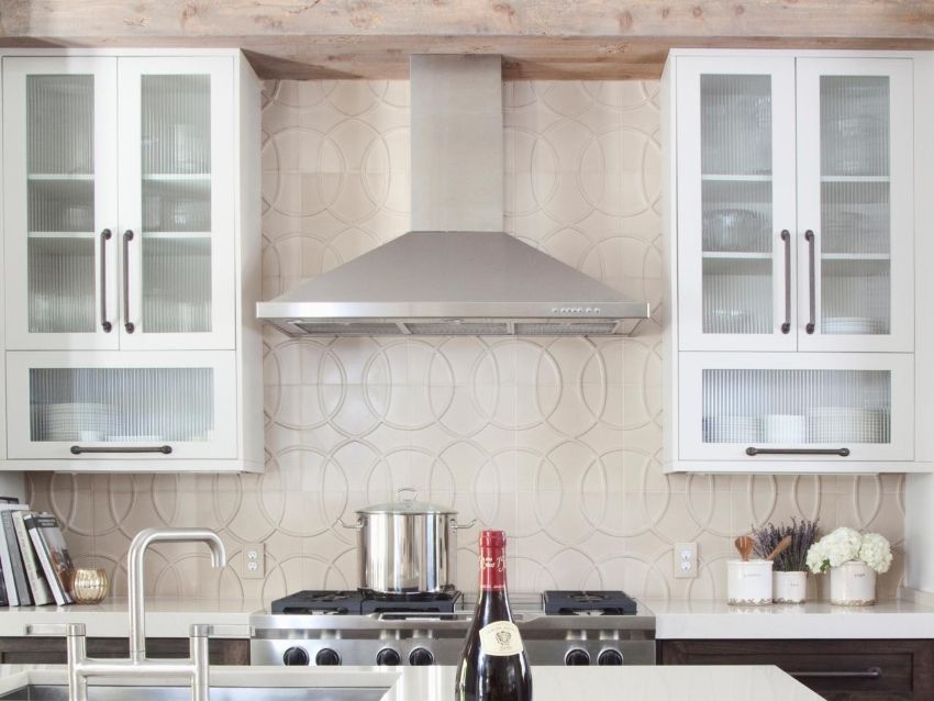 Pannelli per la cucina: design pratico e bello di pareti e grembiule