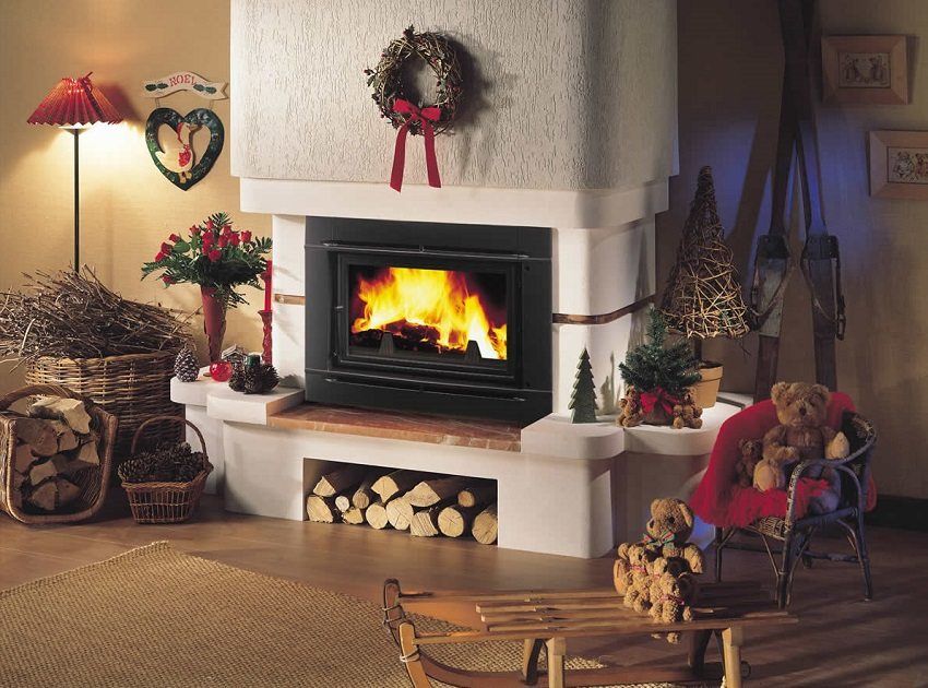 Il focolare della fornace per dare fuoco lungo: creiamo calore e comodità in una casa di campagna