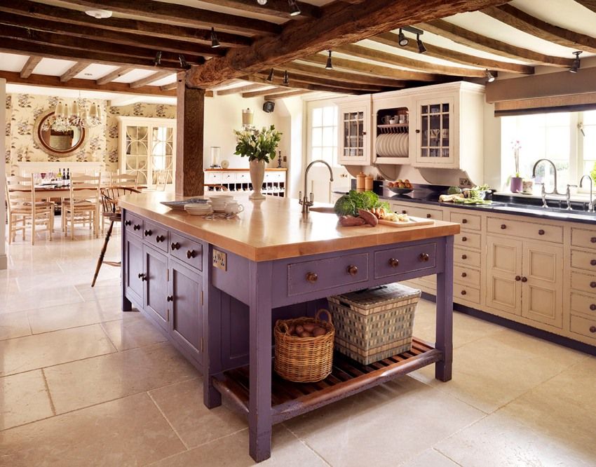 I pavimenti in cucina, che è meglio: piastrelle, laminato, pavimento autolivellante o linoleum