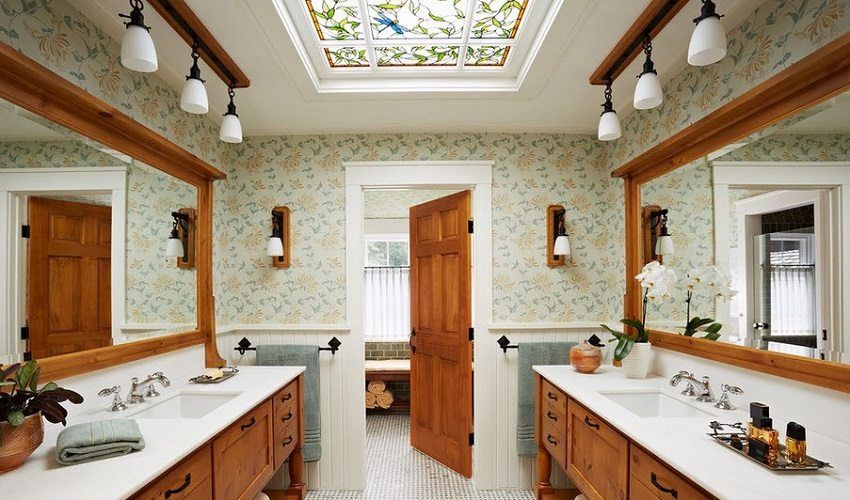 Il soffitto del bagno: come scegliere il materiale per il suo design