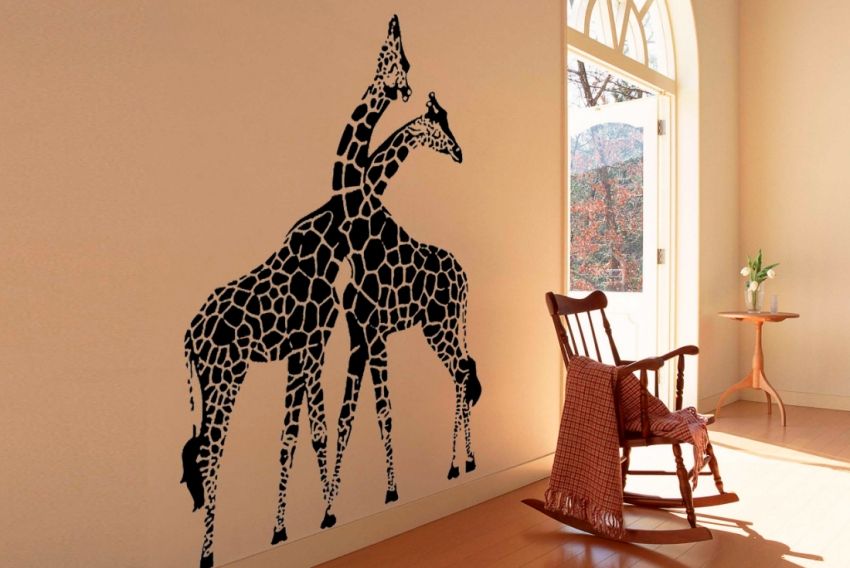 Stencil per pareti per la pittura: un modo creativo di decorazione d'interni