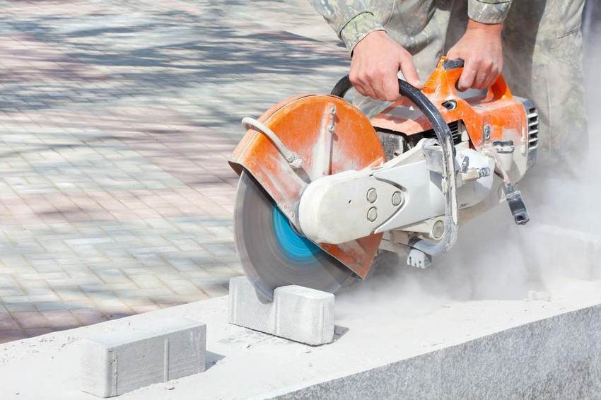 Posa di lastre di pavimentazione su una base di cemento: teoria e consigli pratici